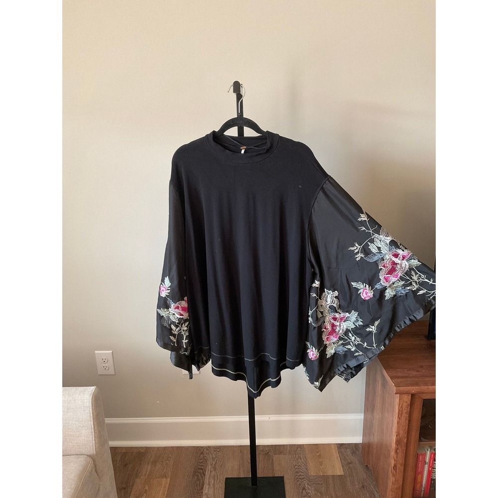 001 - Free People Embroidered Kimono Top